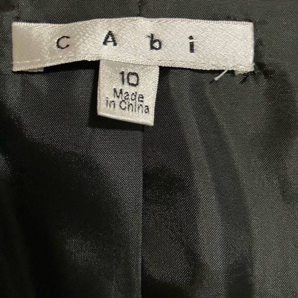 CAbi Party Date Night Tuxedo Sleeveless Ruffled Collar V-Neck Fitted Vest Sz 10 - Picture 6 of 8